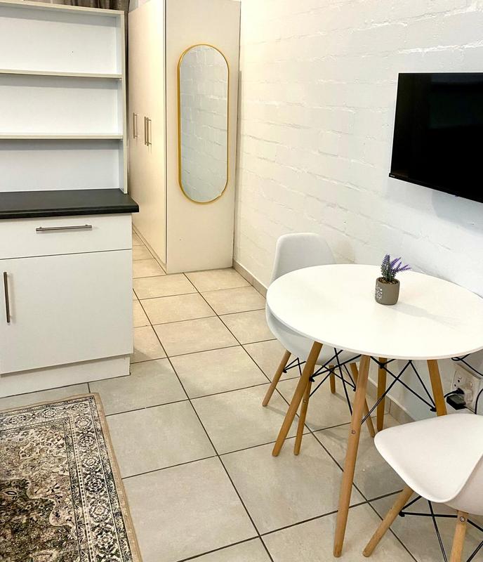 To Let 1 Bedroom Property for Rent in Wynberg Western Cape